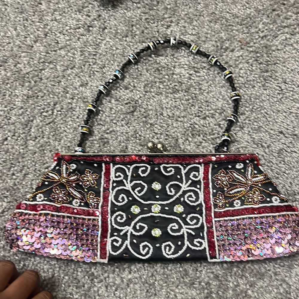 Chateau purse